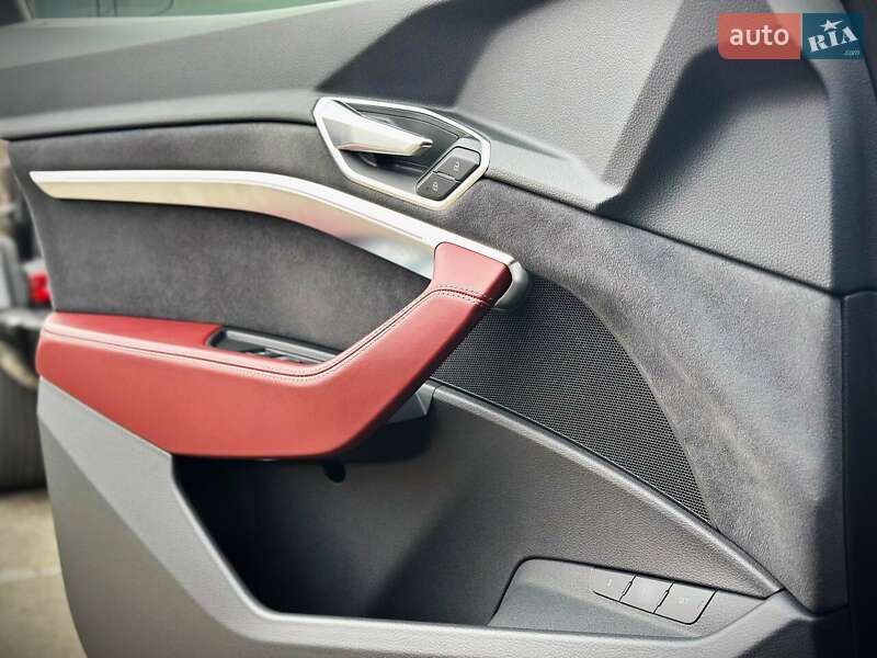 Внедорожник / Кроссовер Audi e-tron 2021 в Киеве
