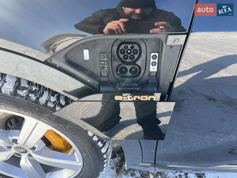 Внедорожник / Кроссовер Audi e-tron 2021 в Ровно