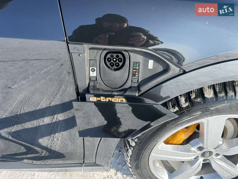Внедорожник / Кроссовер Audi e-tron 2021 в Ровно
