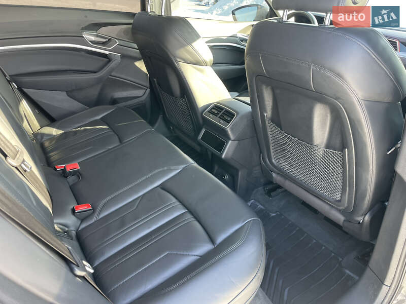 Внедорожник / Кроссовер Audi e-tron 2021 в Ровно