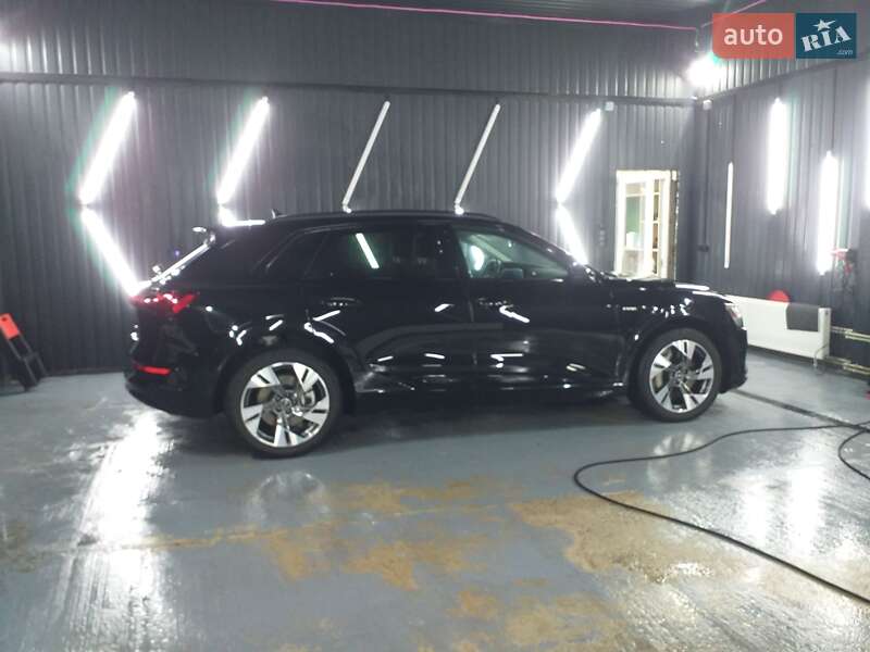 Внедорожник / Кроссовер Audi e-tron 2021 в Одессе фото 5 Внедорожник / Кроссовер Audi e-tron 2021 в Одессе