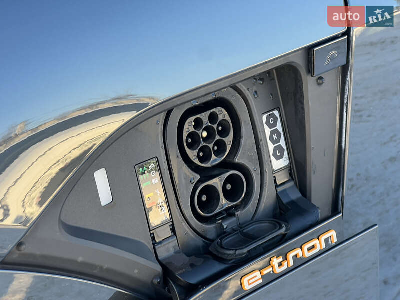 Внедорожник / Кроссовер Audi e-tron 2022 в Луцке