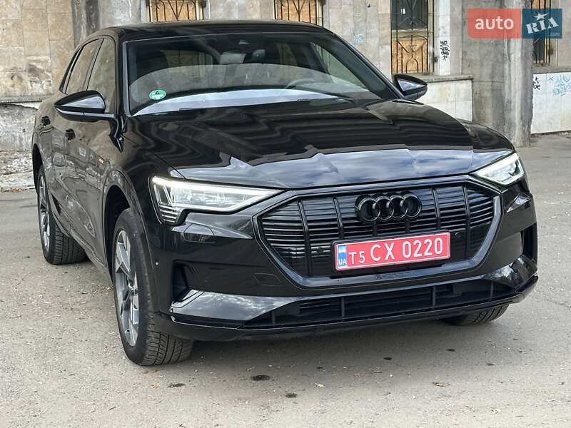 Audi e-tron 2019