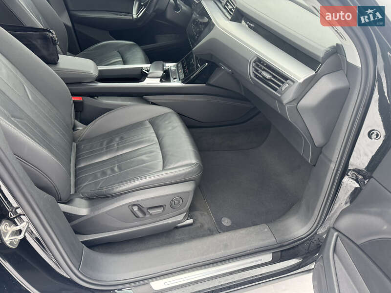 Внедорожник / Кроссовер Audi e-tron 2019 в Ровно
