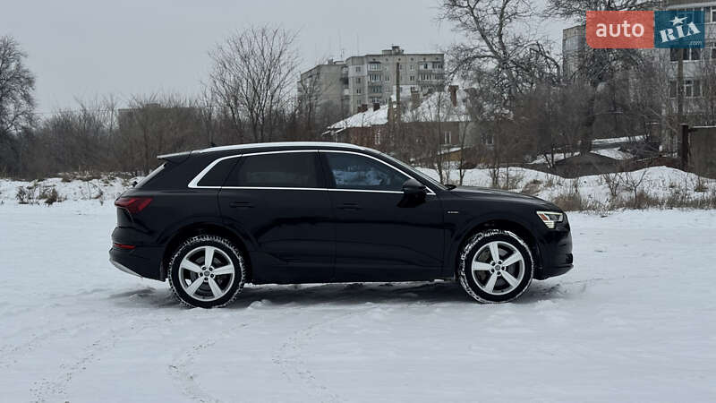 Позашляховик / Кросовер Audi e-tron 2019 в Умані фото 23 Позашляховик / Кросовер Audi e-tron 2019 в Умані