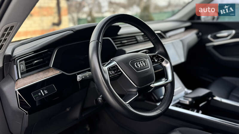 Позашляховик / Кросовер Audi e-tron 2019 в Умані фото 42 Позашляховик / Кросовер Audi e-tron 2019 в Умані