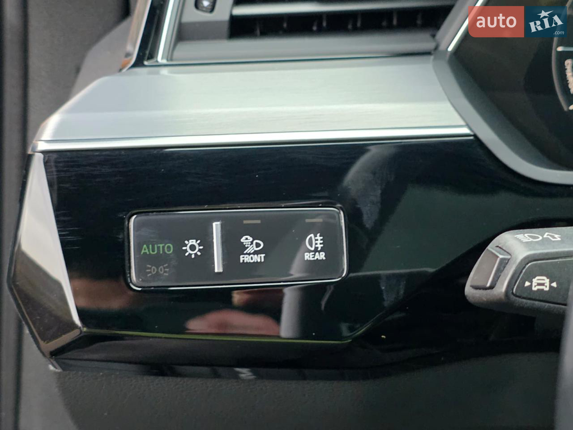 2020 Audi e-tron - мініатюра 10