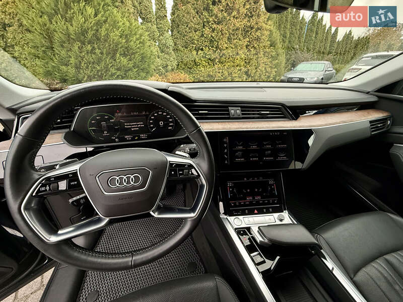 Позашляховик / Кросовер Audi e-tron 2019 в Львові фото 15 Позашляховик / Кросовер Audi e-tron 2019 в Львові