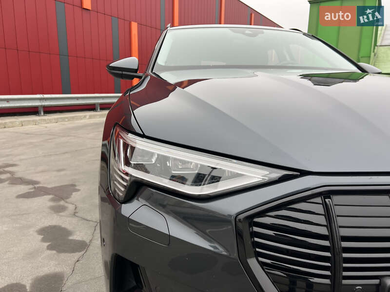 Внедорожник / Кроссовер Audi e-tron 2022 в Киеве фото 6 Внедорожник / Кроссовер Audi e-tron 2022 в Киеве