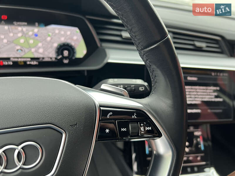 Внедорожник / Кроссовер Audi e-tron 2022 в Киеве фото 31 Внедорожник / Кроссовер Audi e-tron 2022 в Киеве