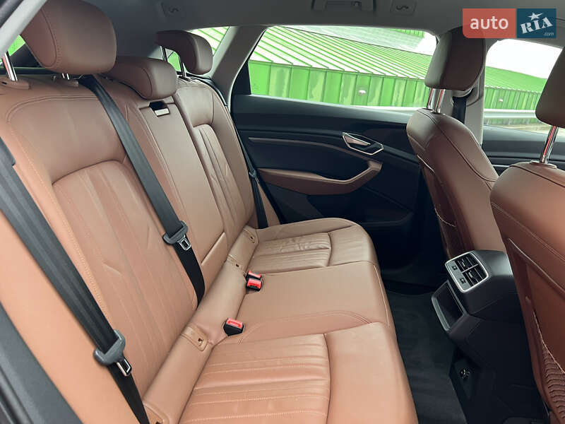 Внедорожник / Кроссовер Audi e-tron 2022 в Киеве фото 42 Внедорожник / Кроссовер Audi e-tron 2022 в Киеве