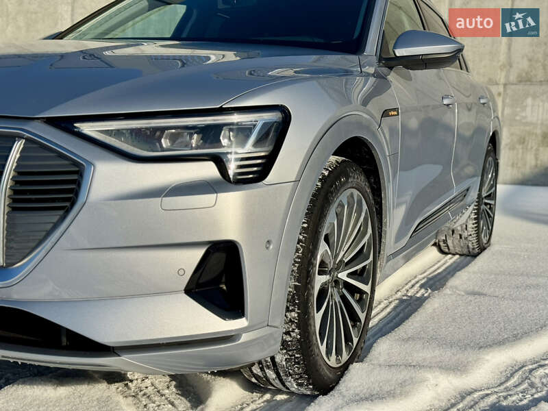 Внедорожник / Кроссовер Audi e-tron 2021 в Киеве