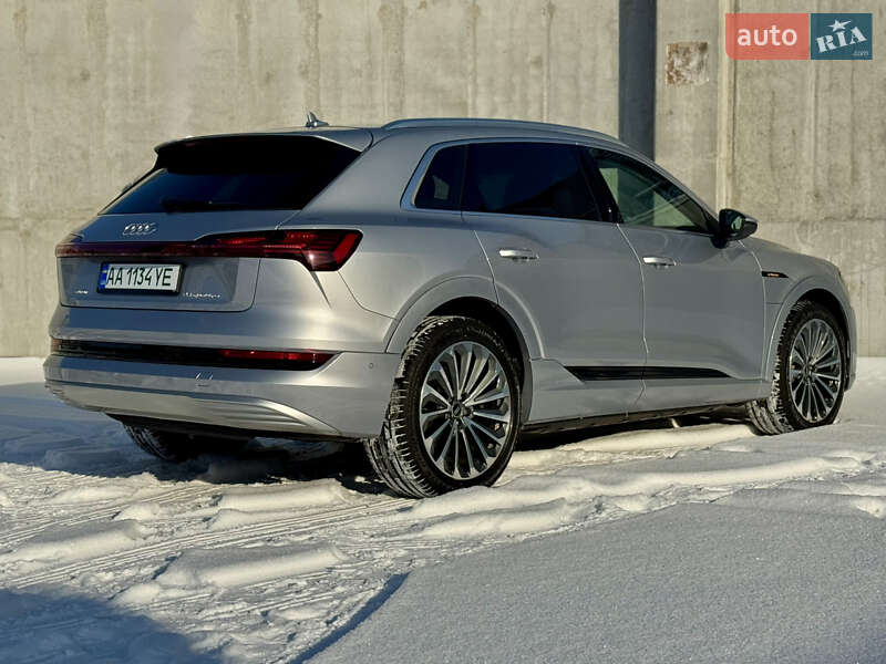Внедорожник / Кроссовер Audi e-tron 2021 в Киеве