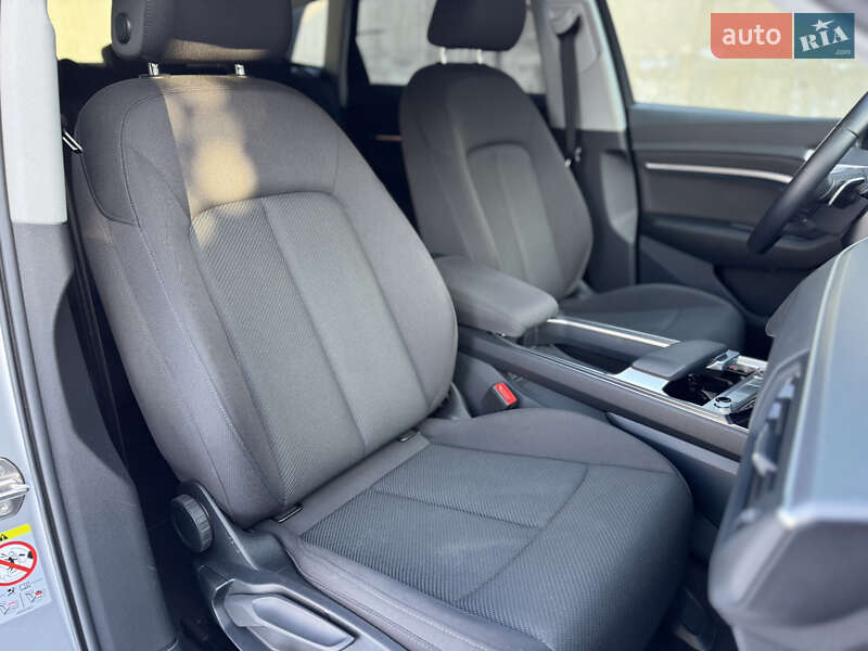 Внедорожник / Кроссовер Audi e-tron 2021 в Киеве