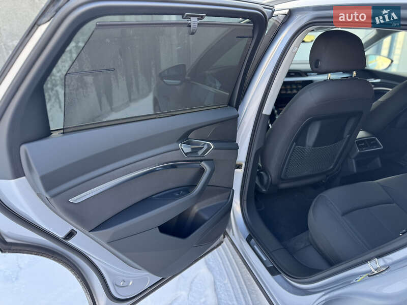 Внедорожник / Кроссовер Audi e-tron 2021 в Киеве