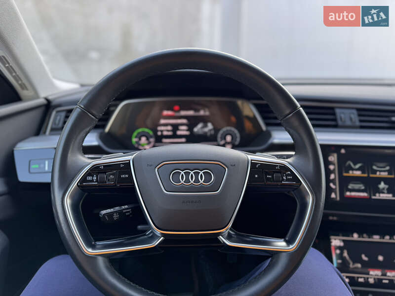 Внедорожник / Кроссовер Audi e-tron 2021 в Киеве