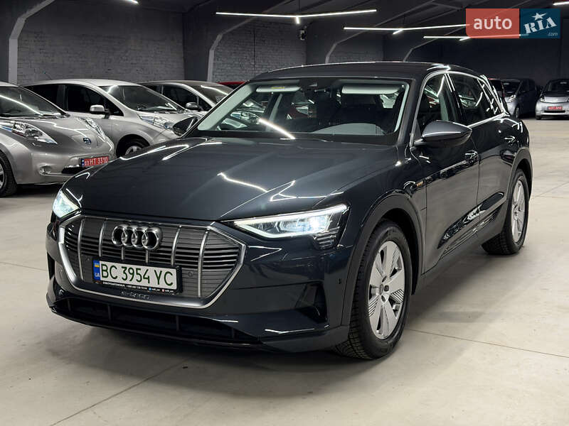 Позашляховик / Кросовер Audi e-tron 2020 в Володимирі