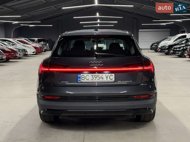 Позашляховик / Кросовер Audi e-tron 2020 в Володимирі