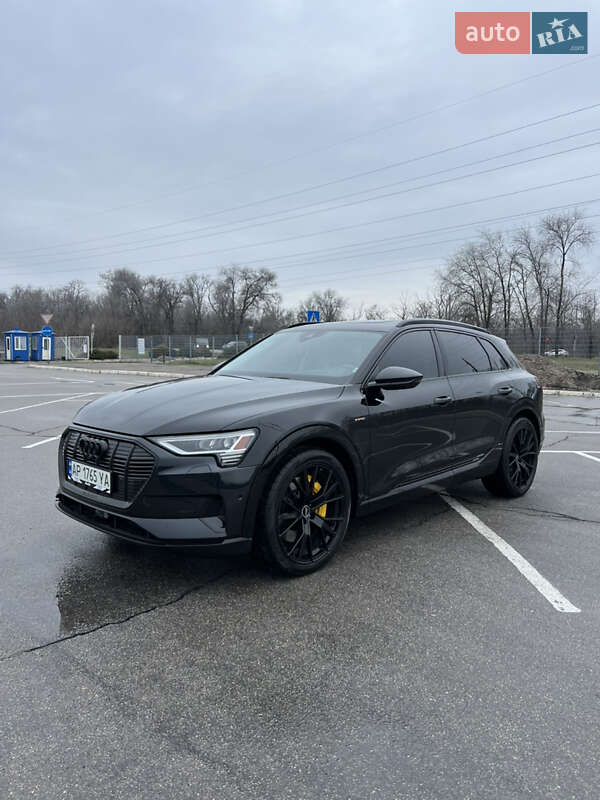 Внедорожник / Кроссовер Audi e-tron 2019 в Днепре фото Внедорожник / Кроссовер Audi e-tron 2019 в Днепре