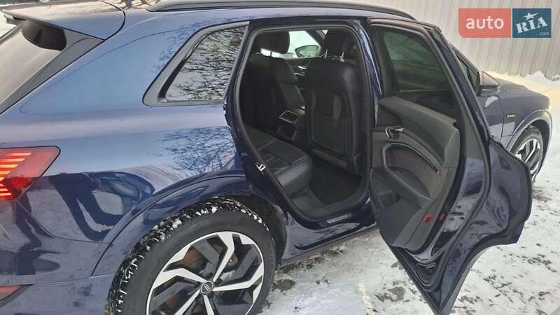 Позашляховик / Кросовер Audi e-tron 2021 в Дніпрі