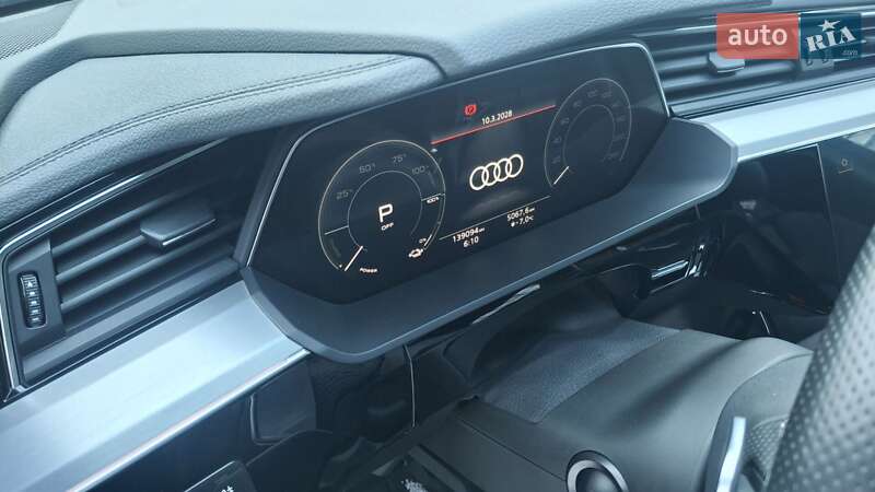 Позашляховик / Кросовер Audi e-tron 2021 в Дніпрі