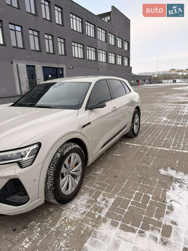 Внедорожник / Кроссовер Audi e-tron 2021 в Хмельницком