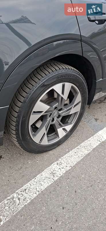 Позашляховик / Кросовер Audi e-tron 2020 в Ужгороді