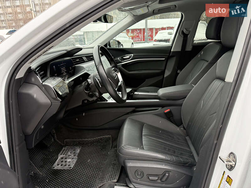 Внедорожник / Кроссовер Audi e-tron 2021 в Киеве