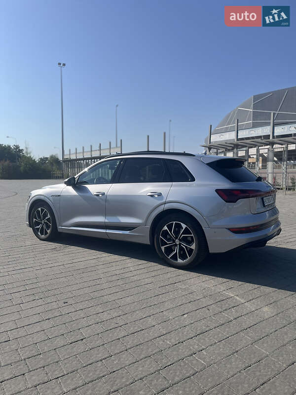 Позашляховик / Кросовер Audi e-tron 2022 в Львові фото 12 Позашляховик / Кросовер Audi e-tron 2022 в Львові
