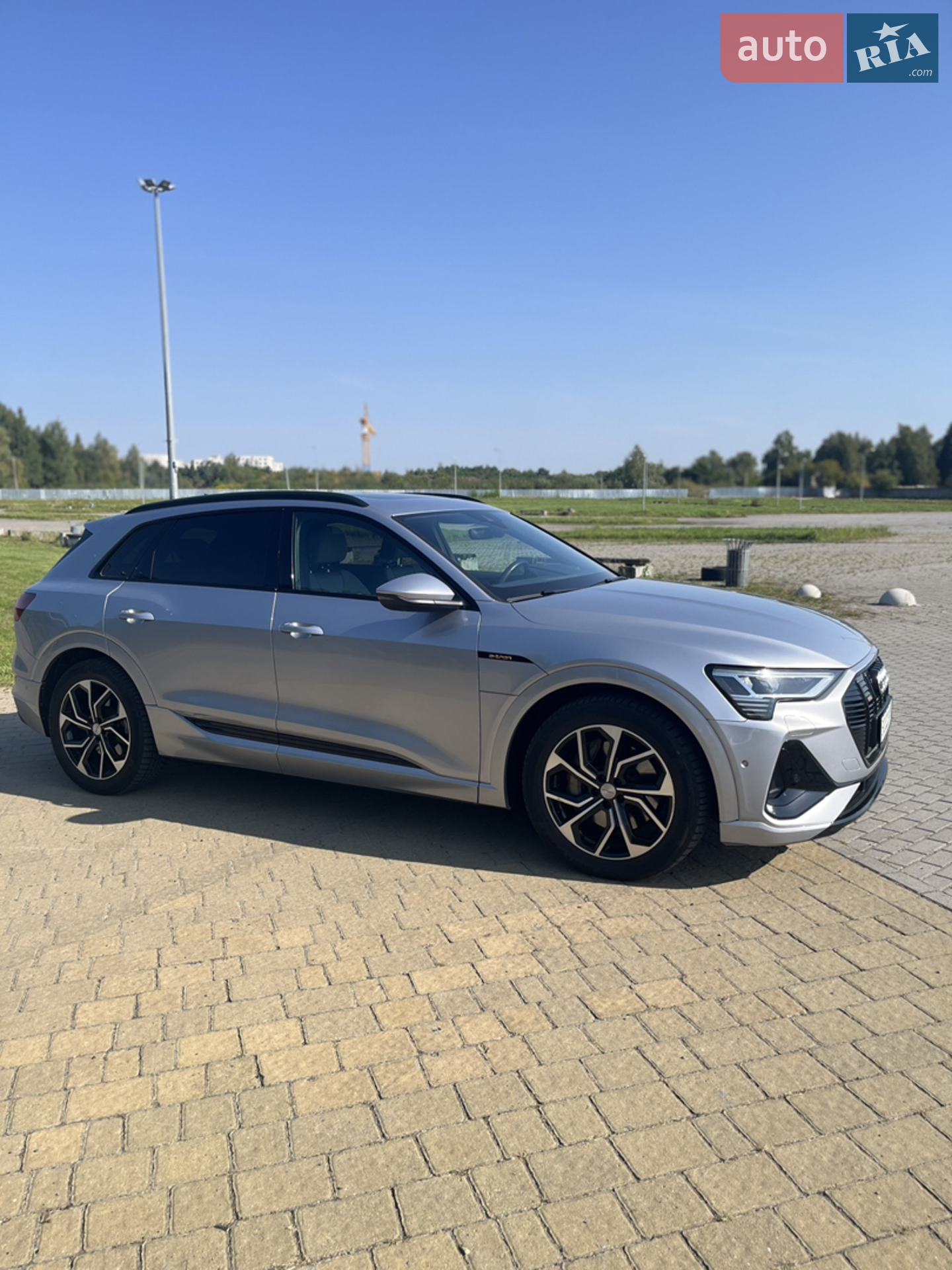 2022 Audi e-tron - фото 1