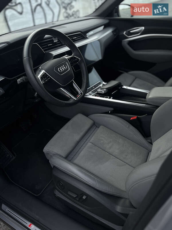 Позашляховик / Кросовер Audi e-tron 2022 в Львові фото 90 Позашляховик / Кросовер Audi e-tron 2022 в Львові