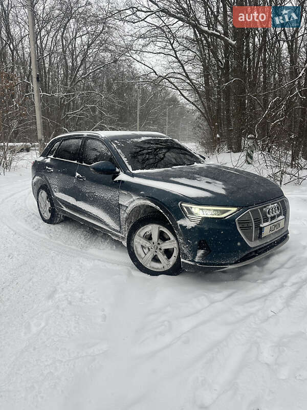 Внедорожник / Кроссовер Audi e-tron 2019 в Харькове