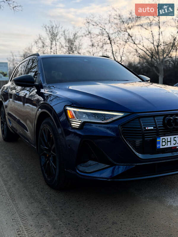 Позашляховик / Кросовер Audi e-tron 2022 в Одесі