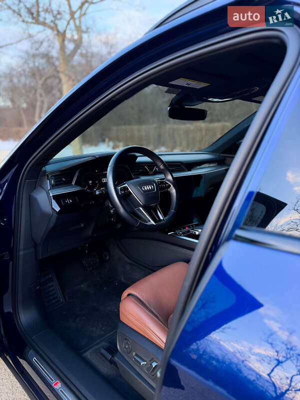 Позашляховик / Кросовер Audi e-tron 2022 в Одесі