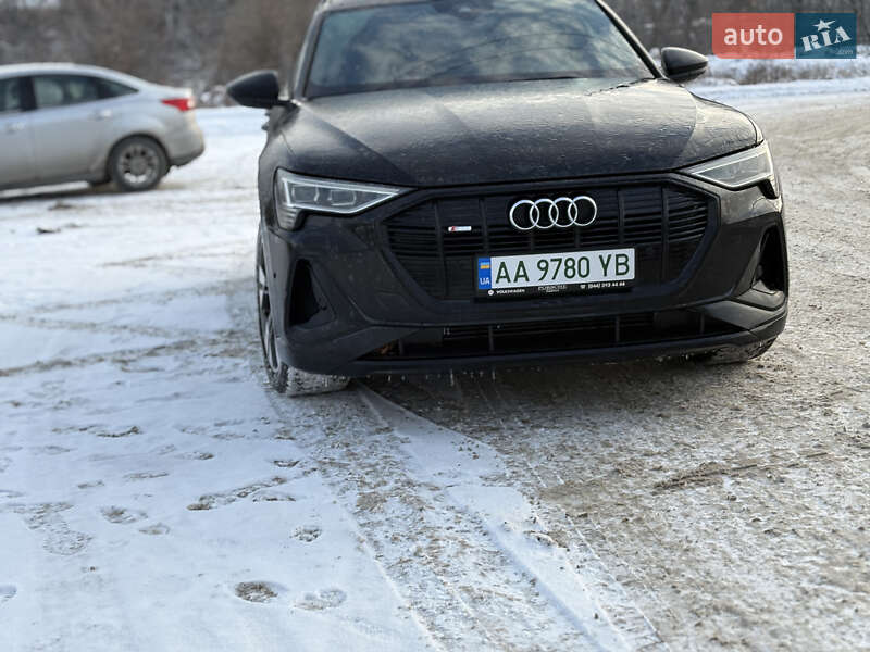 Позашляховик / Кросовер Audi e-tron 2019 в Ірпені