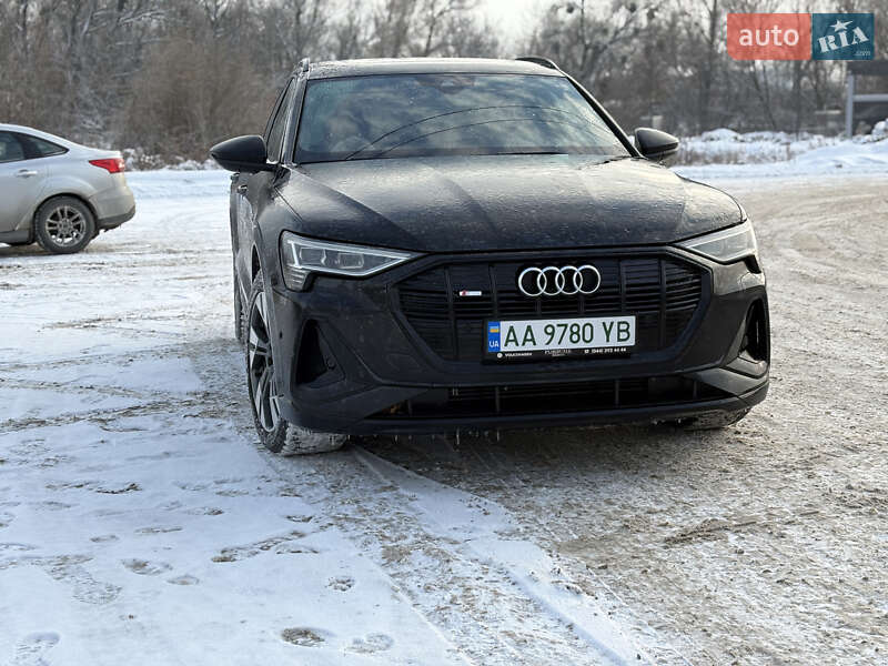 Позашляховик / Кросовер Audi e-tron 2019 в Ірпені