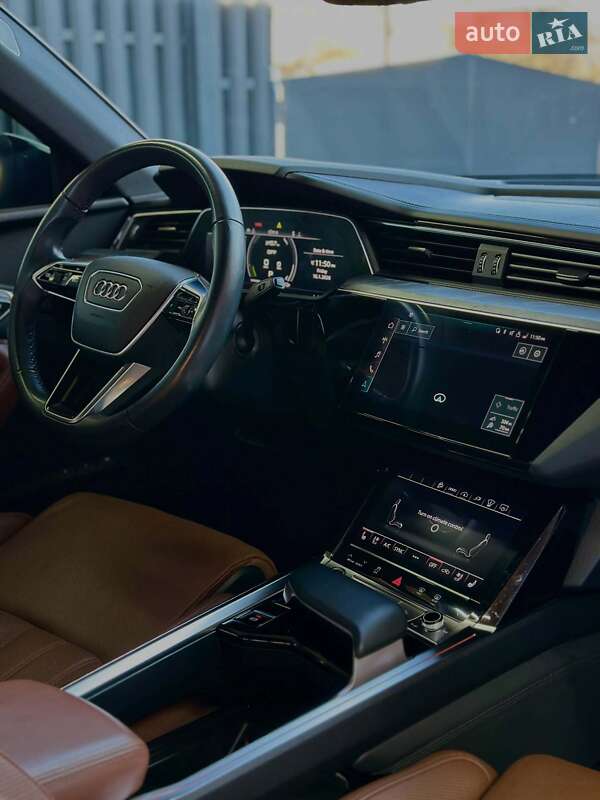 Позашляховик / Кросовер Audi e-tron 2022 в Львові