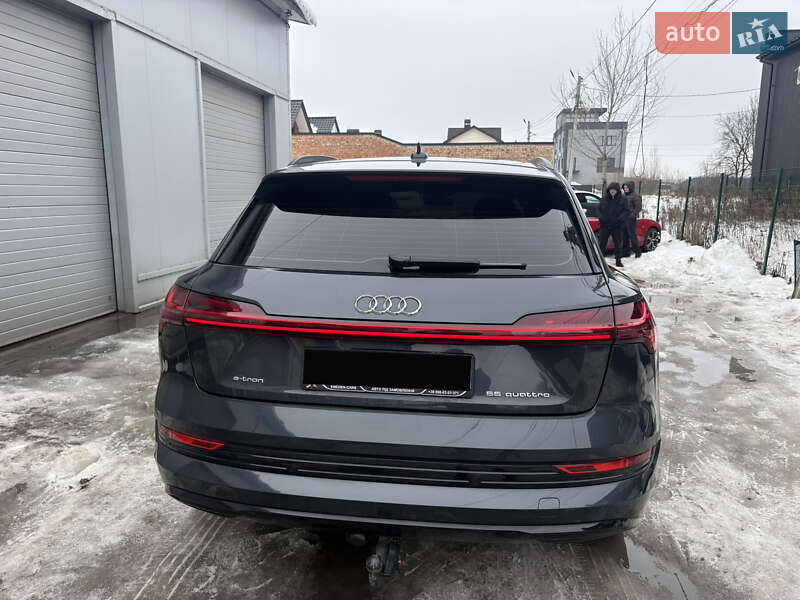 Позашляховик / Кросовер Audi e-tron 2022 в Львові