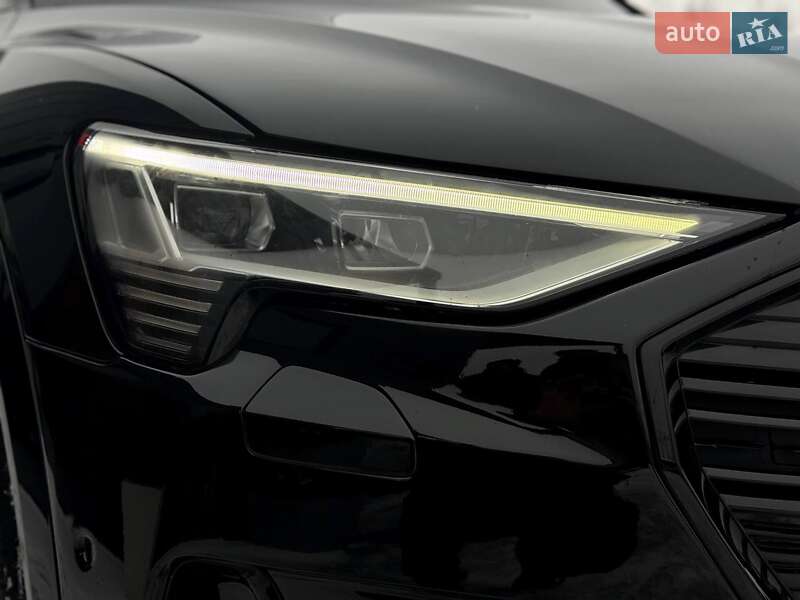 Позашляховик / Кросовер Audi e-tron 2020 в Рівному