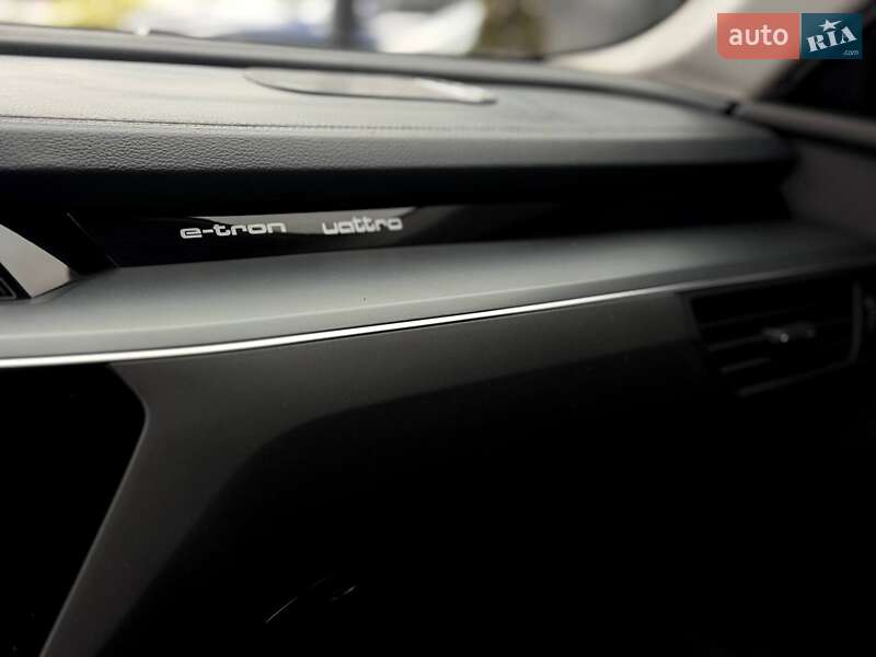 Позашляховик / Кросовер Audi e-tron 2020 в Рівному