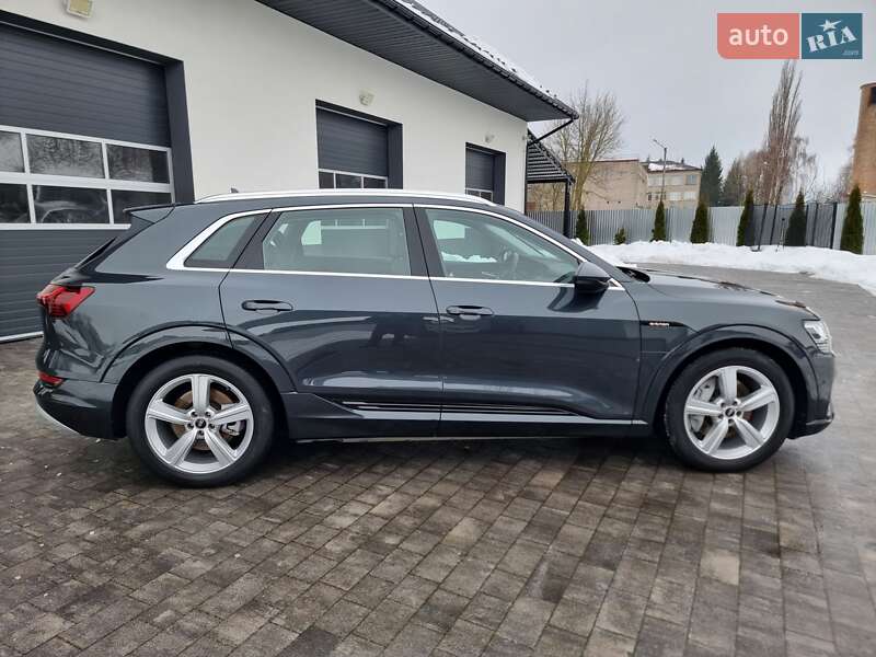 Позашляховик / Кросовер Audi e-tron 2020 в Радивиліві