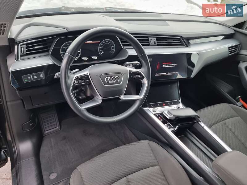 Позашляховик / Кросовер Audi e-tron 2020 в Радивиліві