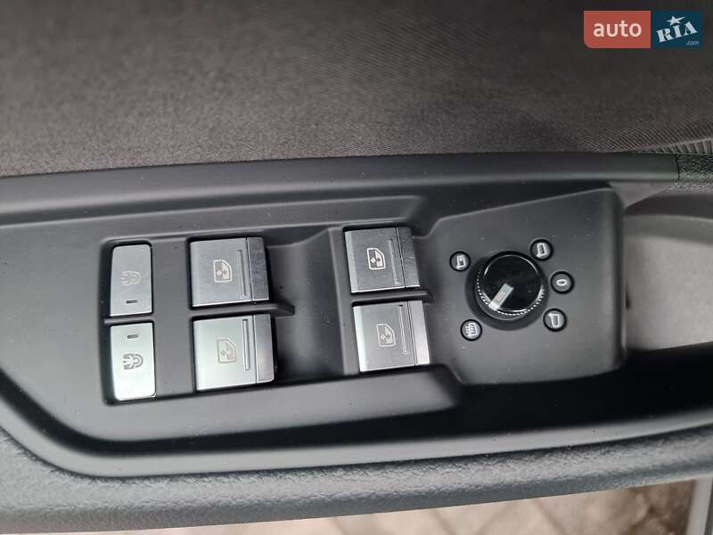 Позашляховик / Кросовер Audi e-tron 2020 в Радивиліві