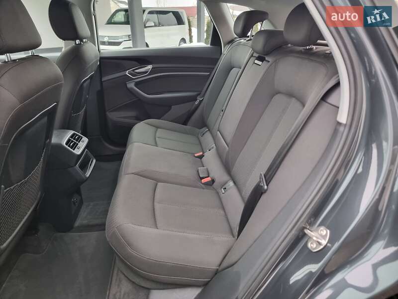 Позашляховик / Кросовер Audi e-tron 2020 в Радивиліві