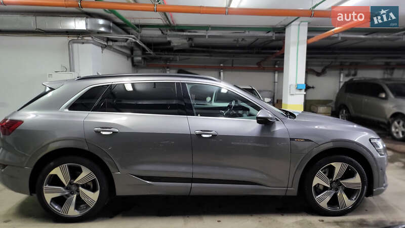 Внедорожник / Кроссовер Audi e-tron 2019 в Киеве