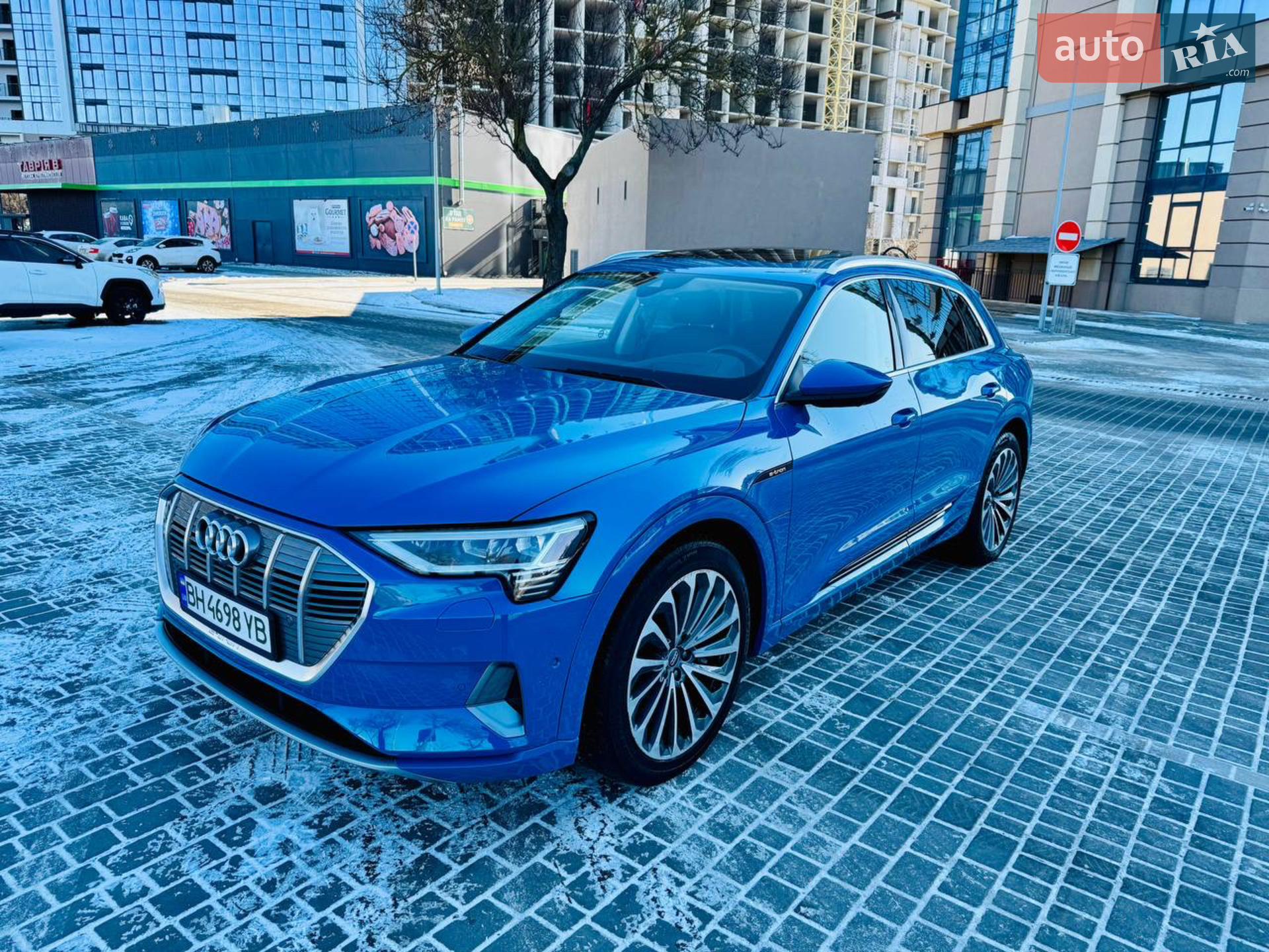 2019 Audi e-tron - мініатюра 2