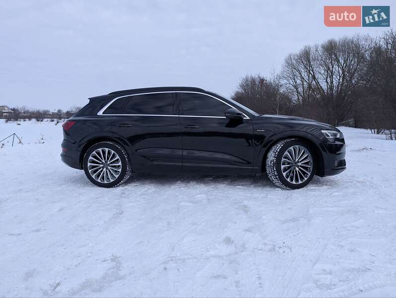 Внедорожник / Кроссовер Audi e-tron 2020 в Нововолынске