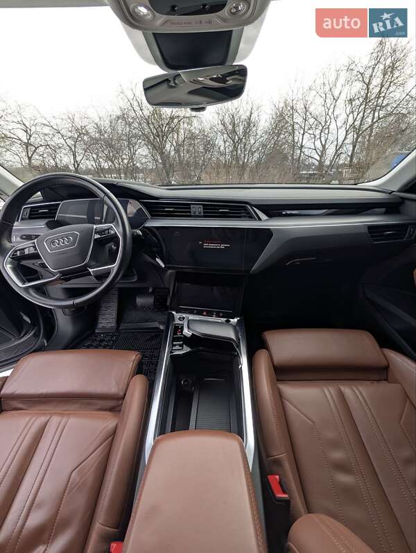 Внедорожник / Кроссовер Audi e-tron 2020 в Нововолынске
