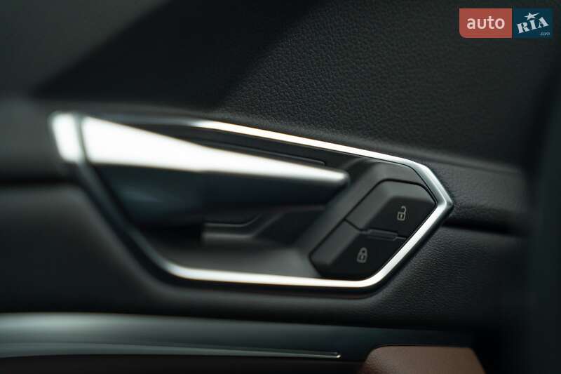 Позашляховик / Кросовер Audi e-tron 2022 в Чернівцях фото 21 Позашляховик / Кросовер Audi e-tron 2022 в Чернівцях