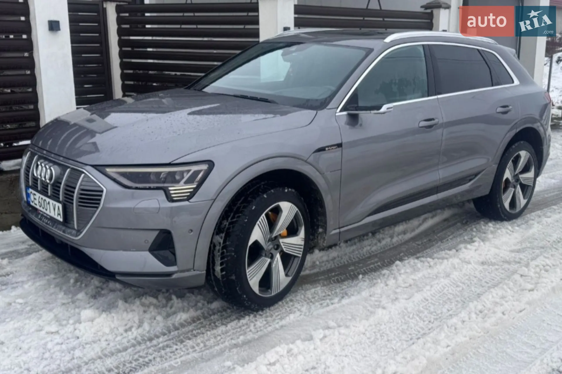 2019 Audi e-tron - мініатюра 2